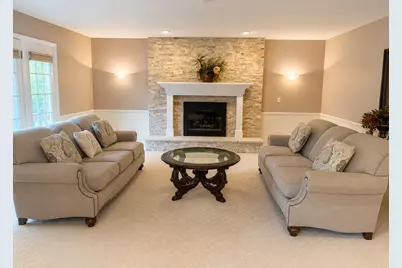 430 Waterford Drive, Willowbrook, IL 60527 - Photo 4
