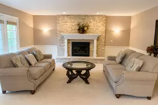 430 Waterford Dr, Willowbrook, IL 60527 - Photo 4