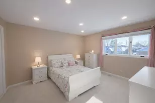 430 Waterford Dr, Willowbrook, IL 60527 - Photo 16