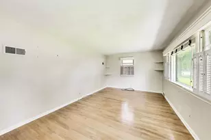 518 N William St, Joliet, IL 60435 - Photo 2