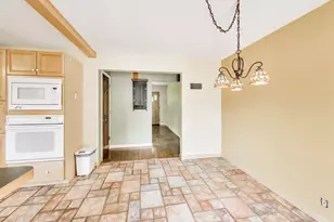 518 N William St, Joliet, IL 60435 - Photo 6