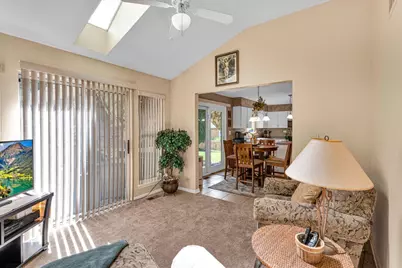 150 N Kingsway Drive, Aurora, IL 60506 - Photo 12