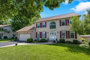 150 N Kingsway Dr, Aurora, IL 60506 - Photo 1
