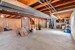 150 N Kingsway Dr, Aurora, IL 60506 - Photo 34