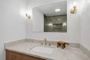 1560 N Sandburg Terrace, Chicago, IL 60610 - Photo 14