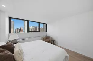1560 N Sandburg Terrace, Chicago, IL 60610 - Photo 18