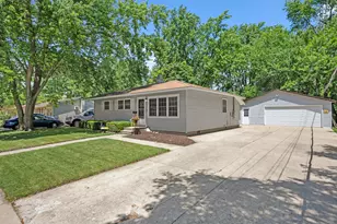 1628 E Dresser Rd, Dekalb, IL 60115 - Photo 2