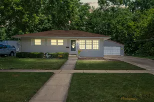 1628 E Dresser Rd, Dekalb, IL 60115 - Photo 4
