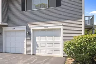 1309 Barclay Ln, Deerfield, IL 60015 - Photo 2