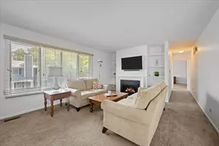 1309 Barclay Ln, Deerfield, IL 60015 - Photo 4