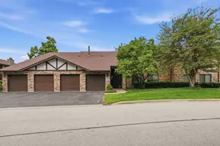 6224 Trinity Dr, Lisle, IL 60532 - Photo 2