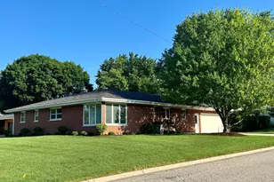 305 N Timothy Ln, McHenry, IL 60050 - Photo 2