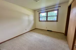 305 N Timothy Ln, McHenry, IL 60050 - Photo 14