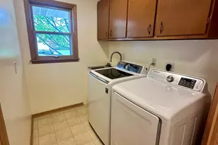 305 N Timothy Ln, McHenry, IL 60050 - Photo 12