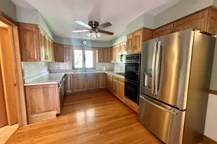 305 N Timothy Ln, McHenry, IL 60050 - Photo 4