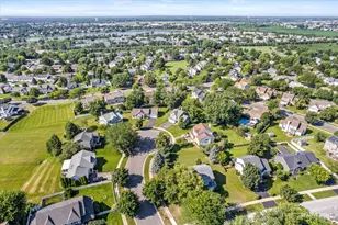 606 Berkshire Ct, Oswego, IL 60543 - Photo 2