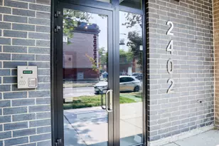 2402 W Carmen Ave, Chicago, IL 60625 - Photo 18