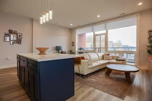 2402 W Carmen Ave, Chicago, IL 60625 - Photo 4