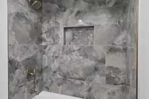 5251 Galitz St, Skokie, IL 60077 - Photo 14