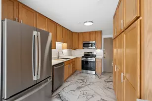 5251 Galitz St, Skokie, IL 60077 - Photo 6