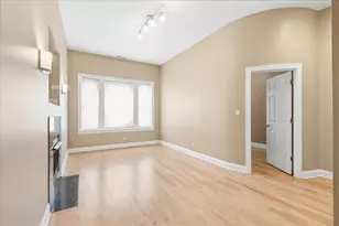 4220 S Champlain Ave, Chicago, IL 60653 - Photo 2