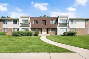 3018 Roberts Dr, Woodridge, IL 60517 - Photo 1