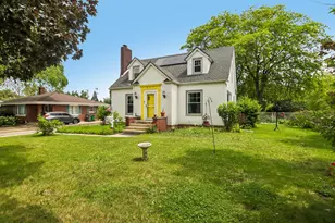 924 Grandview Ave, Lockport, IL 60441 - Photo 2