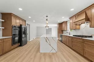 1504 Pfingsten Rd, Glenview, IL 60025 - Photo 8