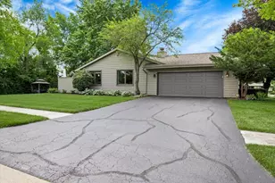 1441 Ramsey Close, Rockford, IL 61107 - Photo 4