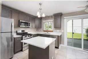 840 Dogwood Ln, Lake in the Hills, IL 60156 - Photo 4