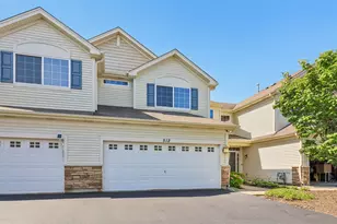 512 S Jade Ln, Round Lake, IL 60073 - Photo 2