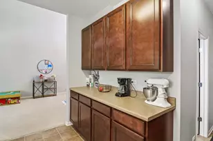 512 S Jade Ln, Round Lake, IL 60073 - Photo 12