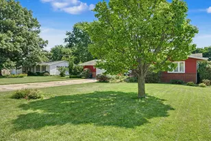 414 S Seymour St, Oakwood, IL 61858 - Photo 4