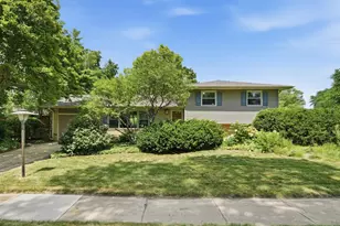 742 E Baldwin Rd, Palatine, IL 60074 - Photo 1