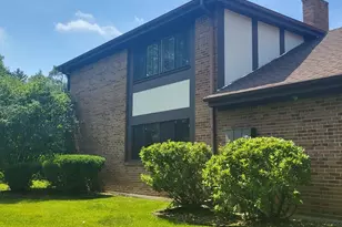 5843 Doe Cir, Westmont, IL 60559 - Photo 2