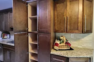5843 Doe Cir, Westmont, IL 60559 - Photo 16