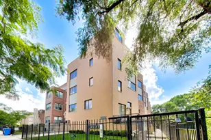 5210 S King Dr, Chicago, IL 60615 - Photo 2
