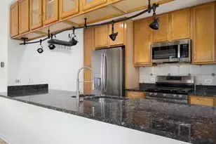2317 W Wolfram St, Chicago, IL 60618 - Photo 10