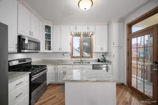 320 N Wright St, Naperville, IL 60540 - Photo 10