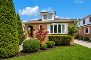 655 Albert St, Elmhurst, IL 60126 - Photo 2