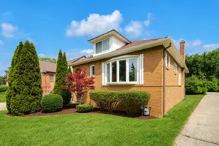 655 Albert St, Elmhurst, IL 60126 - Photo 1