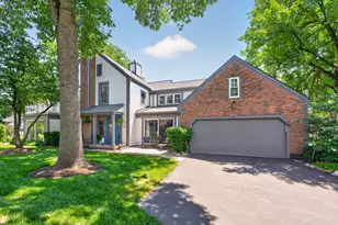 87 Whittington Course, Saint Charles, IL 60174 - Photo 2