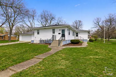 410 S Chicago Street, Rossville, IL 60963 - Photo 1