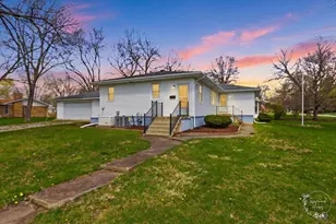 410 S Chicago St, Rossville, IL 60963 - Photo 4