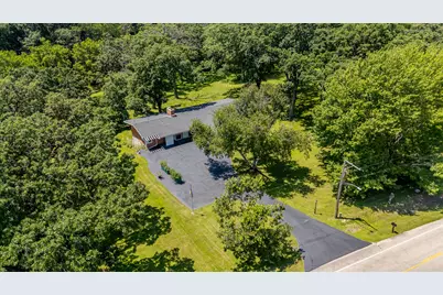 17519 Hickory Hills Road, Sterling, IL 61081 - Photo 2