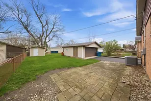 14325 Tripp Ave, Midlothian, IL 60445 - Photo 22