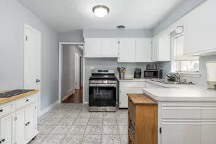 4216 Kathleen Ln, Oak Lawn, IL 60453 - Photo 6