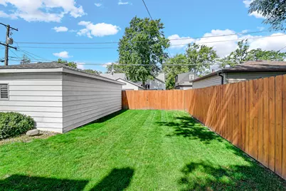17646 State Line Avenue, Lansing, IL 60438 - Photo 18