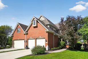 1212 Connamara Ct, Westmont, IL 60559 - Photo 2