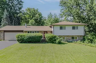 23313 W Hillcrest Dr, Lake Zurich, IL 60047 - Photo 1